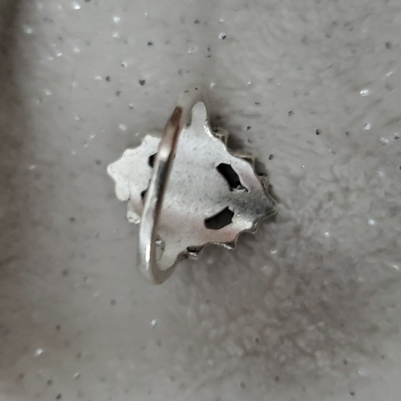 Black and Silver Plated Fashion Ring - Picture 3 of 6